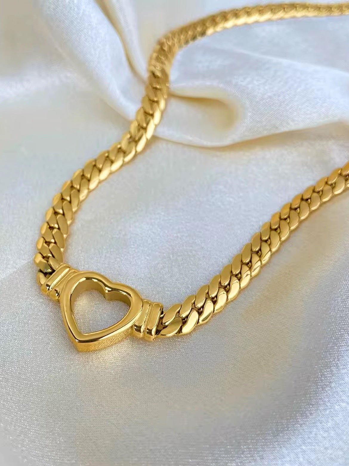 Daisy Choker Necklace