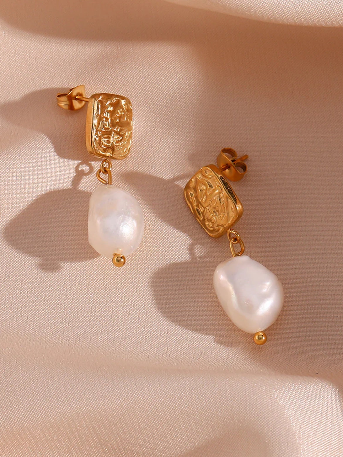 Kayla Pearl Earrings