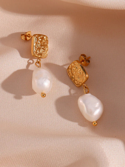Kayla Pearl Earrings