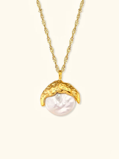 Casual Pearl Necklace