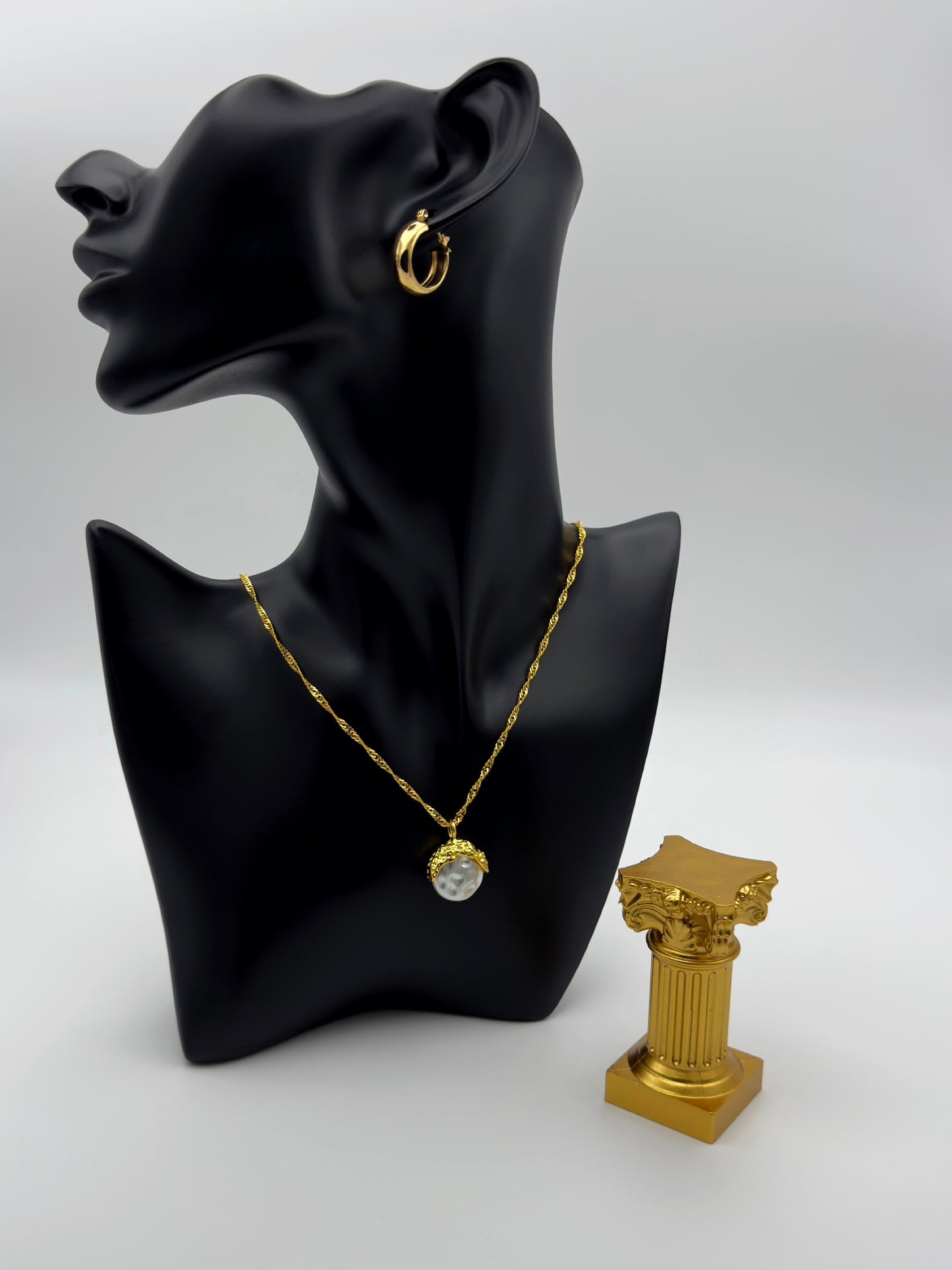 Casual Pearl Necklace