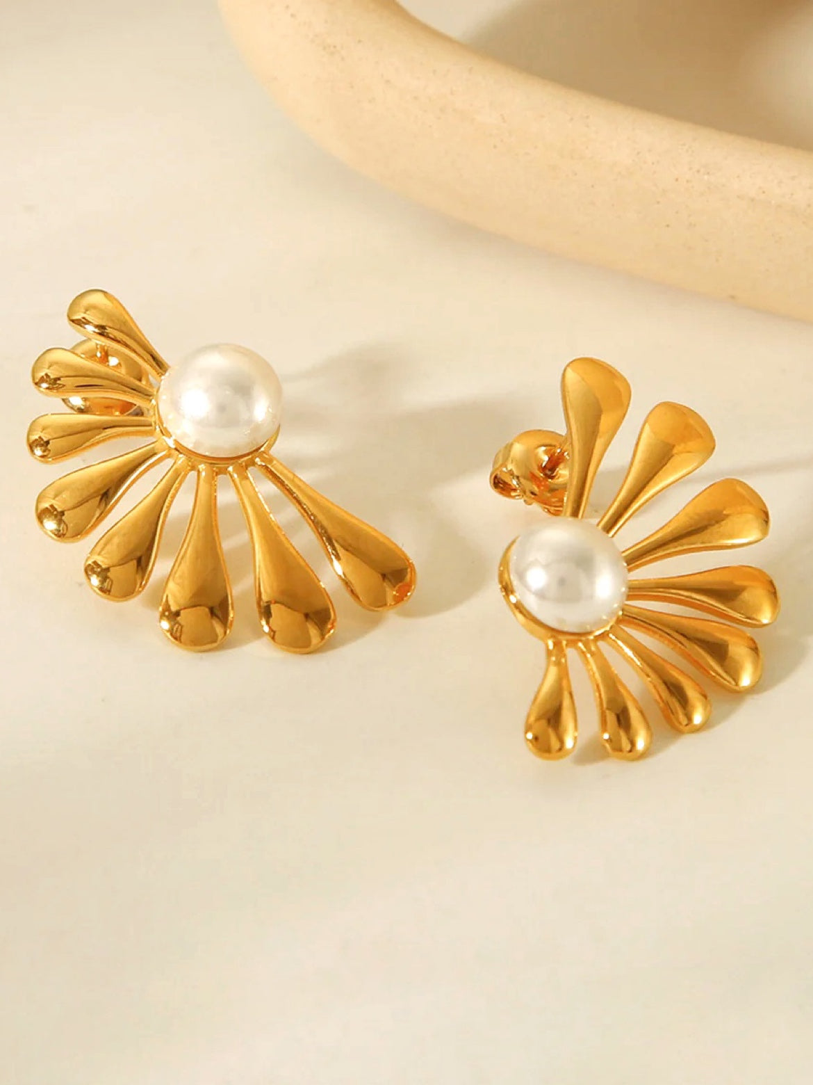 Noor Pearl Earrings