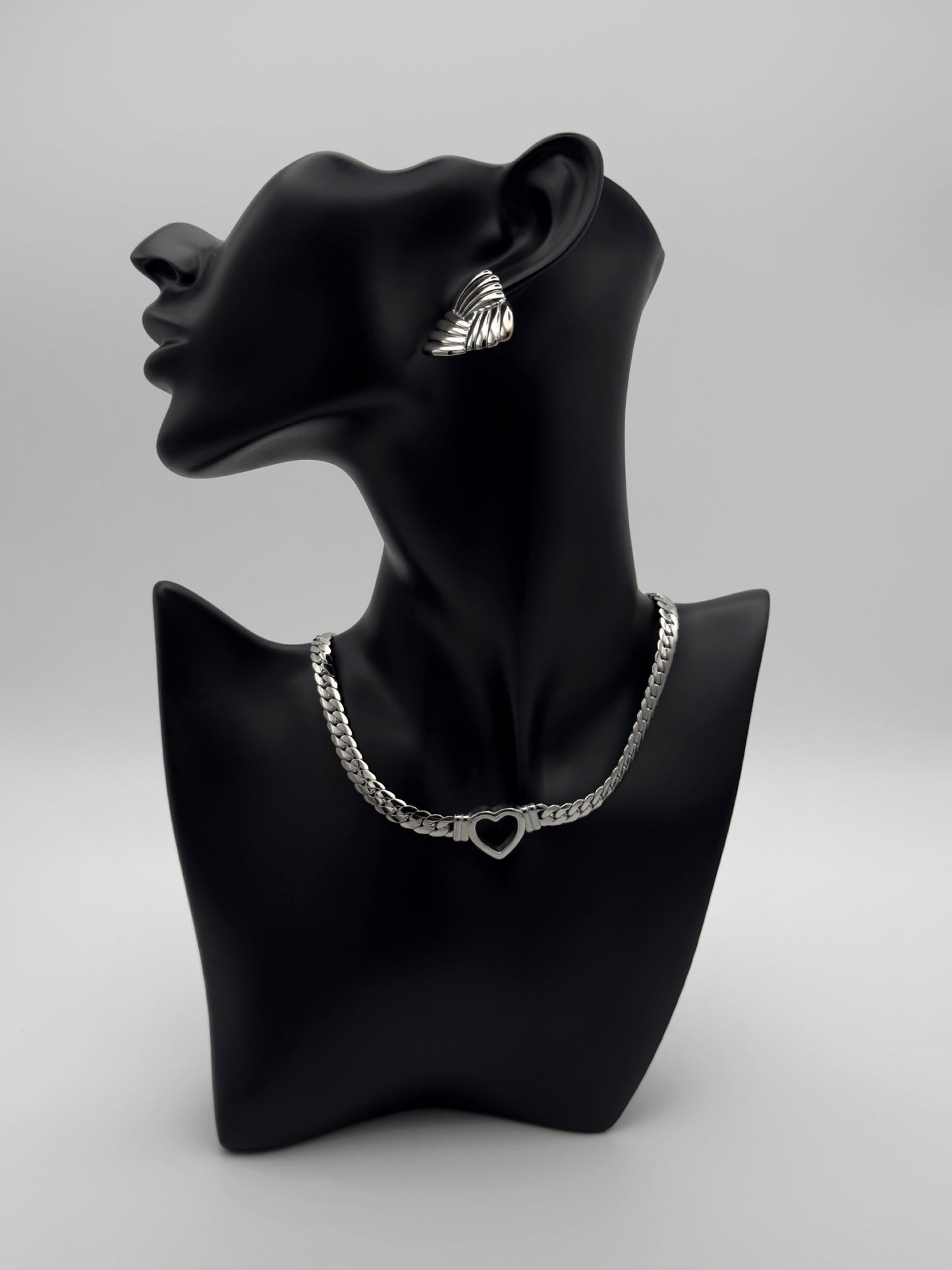 Daisy Choker Necklace