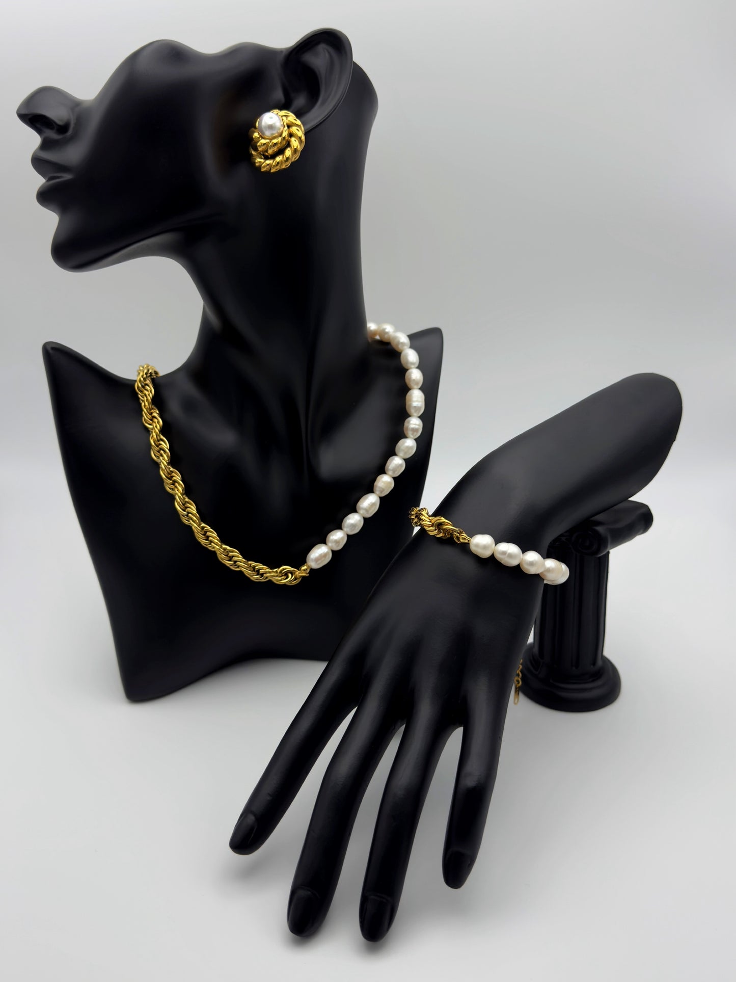 Eloise Pearl Necklace